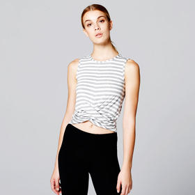 露脐无袖背心SSENTIEL23