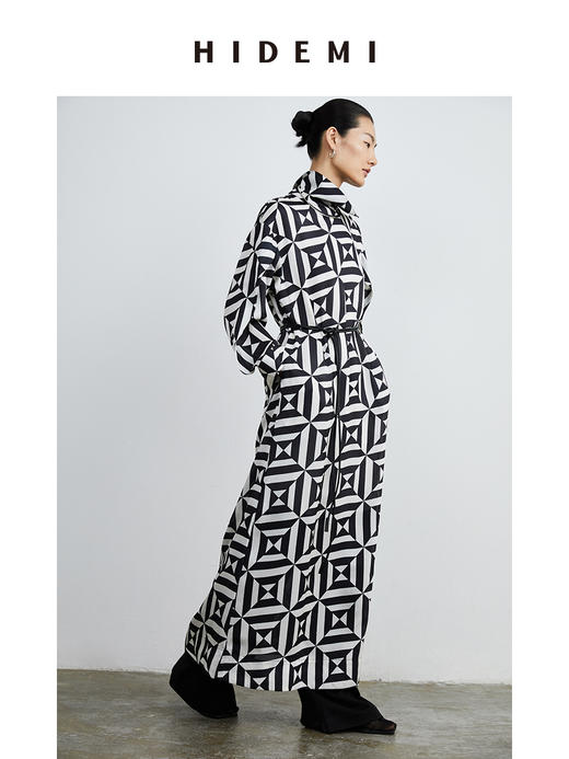 HIDEMI几何设计感黑白印花缎面连衣裙 商品图5