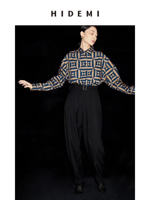 HIDEMI几何设计感印花简约衬衫 商品图3