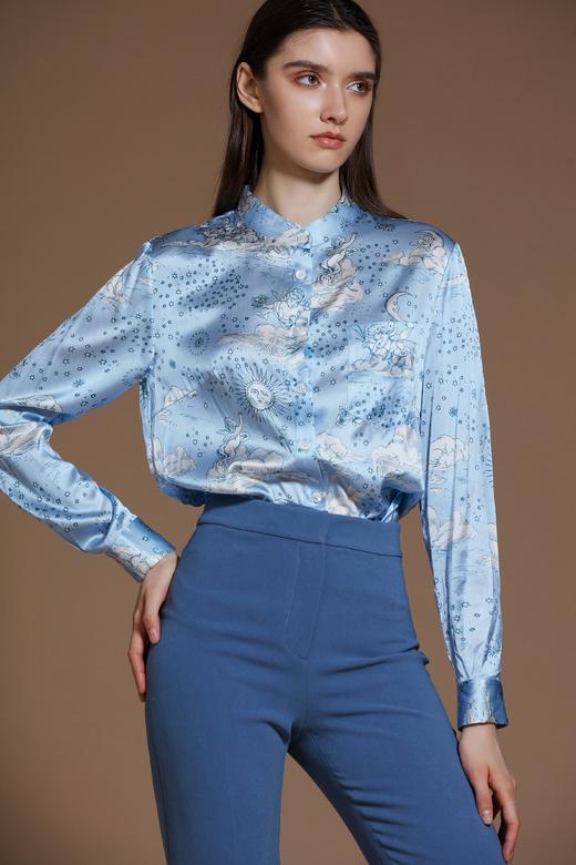 浅蓝天使星空手绘印花真丝缎衬衣 商品图1