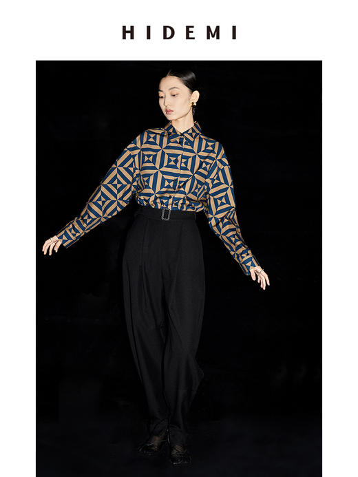 HIDEMI几何设计感印花简约衬衫 商品图1