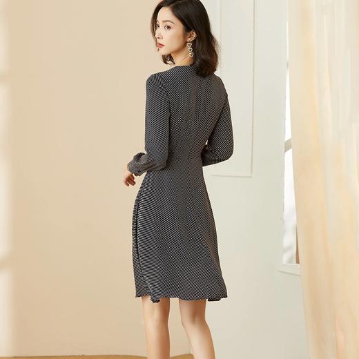 剩S 米思阳2021秋季新款复古波点雪纺裙修身显瘦v领长袖连衣裙2437 商品图3