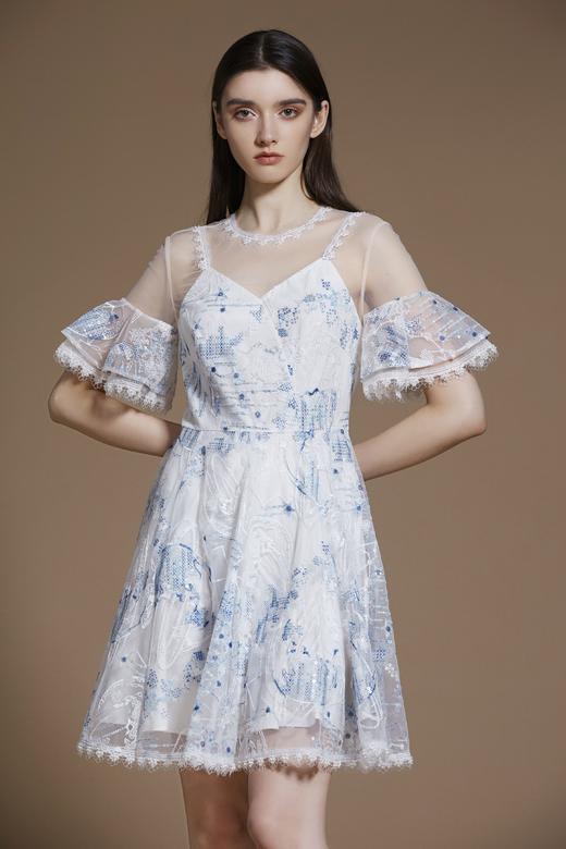蓝白星空十字绣蕾丝露肩短袖修身连衣裙 商品图0