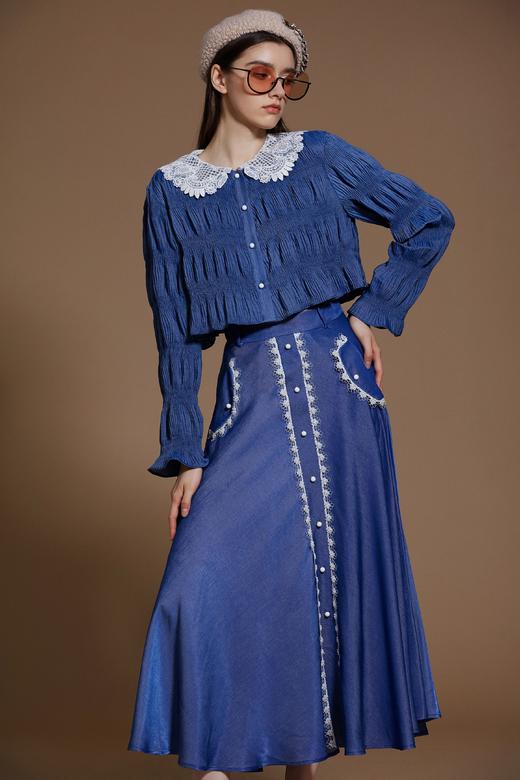 立体蕾丝领蓝色牛仔压褶上衣 商品图1