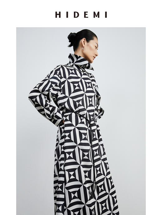 HIDEMI几何设计感黑白印花缎面连衣裙 商品图7