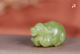 和田黄玉精雕牛【扭转乾坤】