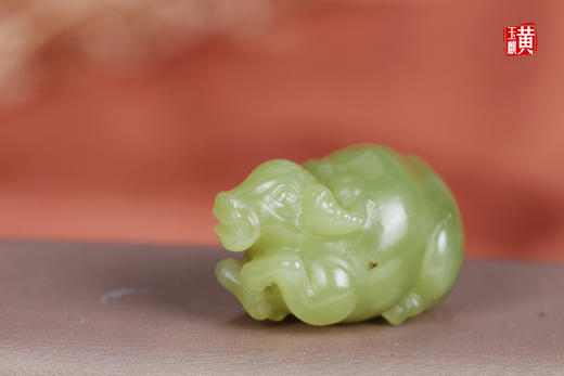 和田黄玉精雕牛【扭转乾坤】 商品图0