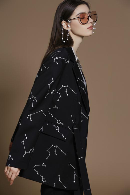 黑白星象图绣花廓形两穿式中性西装外套 商品图2