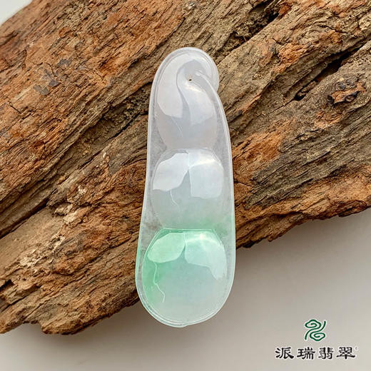 派瑞翡翠 翡翠挂件 冰糯种 淡绿色 商品图1