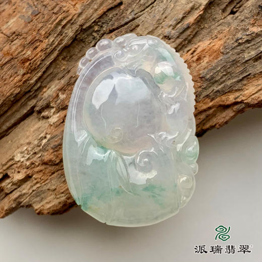 派瑞翡翠 翡翠挂件 冰糯种 淡绿色 商品图0