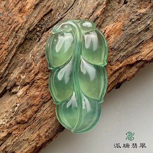 派瑞翡翠 翡翠挂件 冰种 淡绿色 商品图0