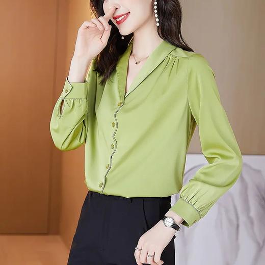 MZ 105308早秋气质V领醋酸绸缎衬衫 商品图3