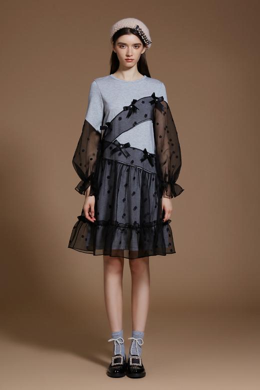 黑色小花刺绣卫衣款连衣裙 商品图0