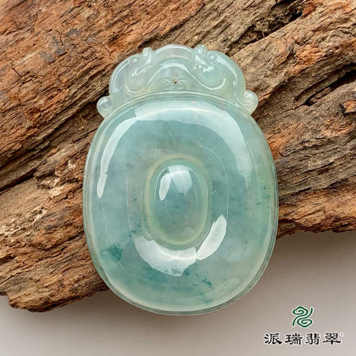 派瑞翡翠 翡翠挂件 冰糯种 淡绿色 商品图0