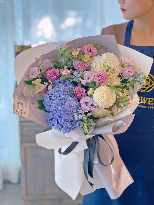 【热恋之吻】玫瑰混搭花束 商品图0