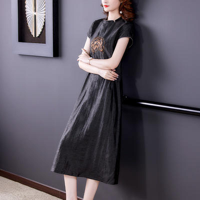AHM- myx8692 香云纱短袖连衣裙2021新季坦领中国风设计感刺绣气质妈妈装裙 商品图3
