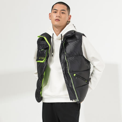 【简单大方 时尚亮色 立体贴袋】线下同款赛琪薄百搭男士棉马甲261501 商品图2