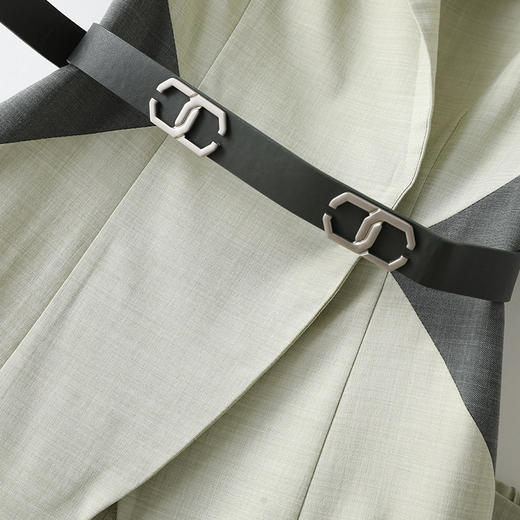 HCG-H5052新款时尚气质翻领短袖露背西装外套九分裤职业两件套 商品图3