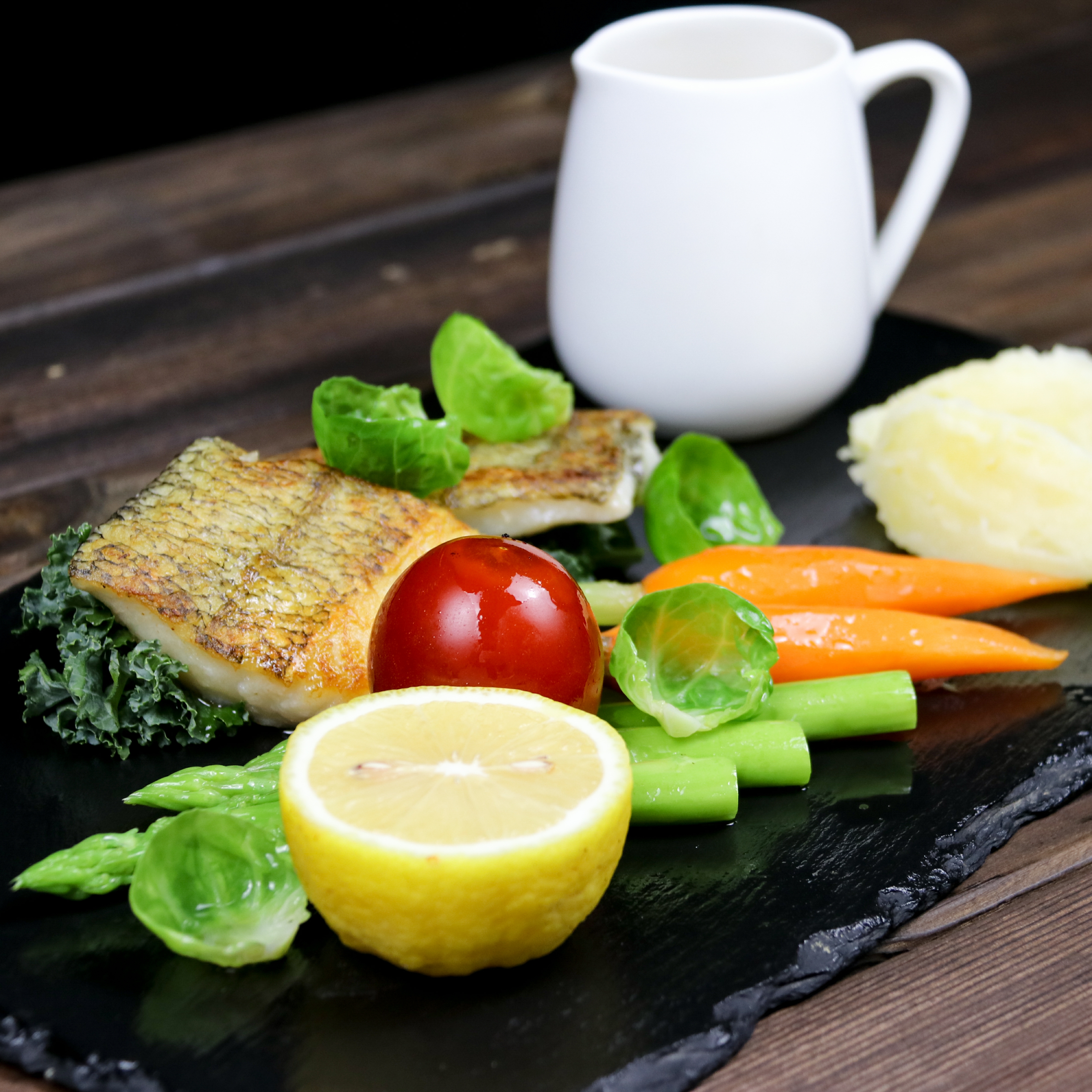 ·低温深海鳕鱼(180g)佐清酒味增酱 Low temperature deep sea cod(180g) with miso sauce