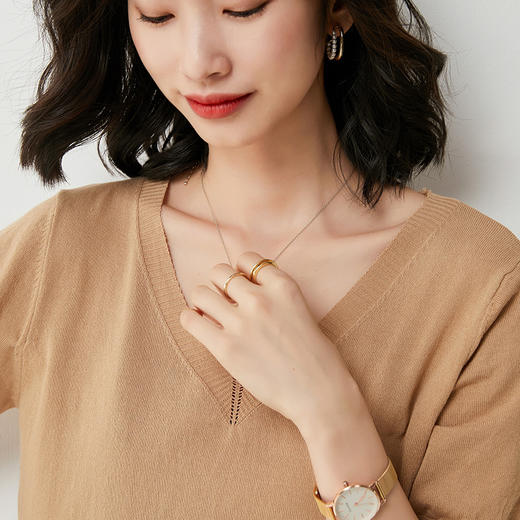 2021夏季新款大V领短袖针织衫 商品图1