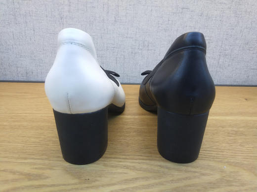 2021春新款豪行真皮休闲女鞋21164820中跟青年浅口通勤工装鞋正品 商品图3