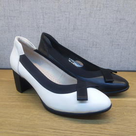 2021春新款豪行真皮休闲女鞋21164820中跟青年浅口通勤工装鞋正品