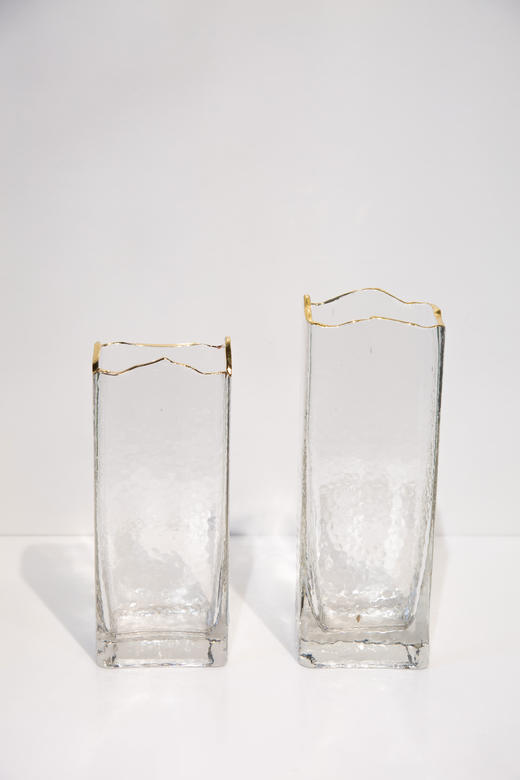 金边锯齿方花瓶 商品图1