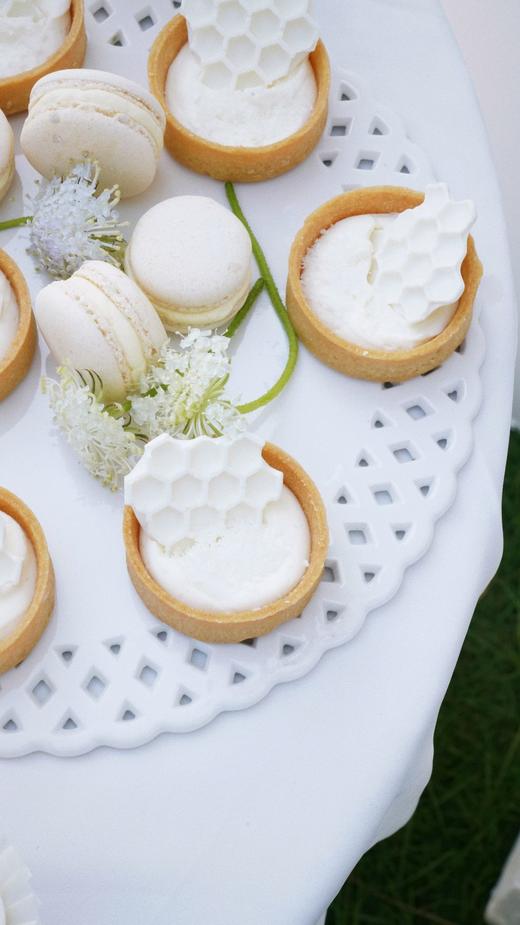 白绿色户外婚礼甜品台 商品图2