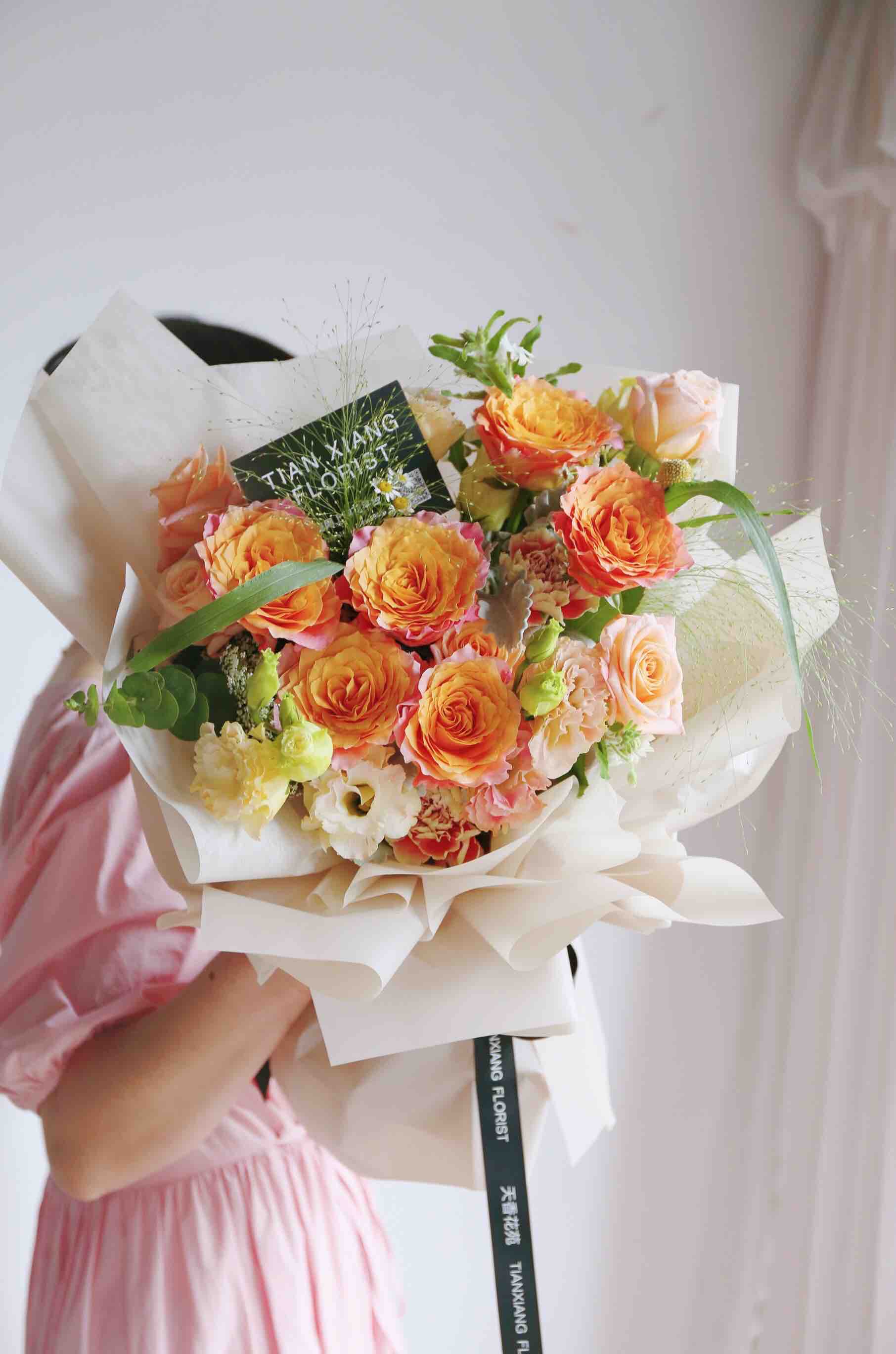 同城配送22七夕花礼火灵鸟玫瑰花束 天香花苑