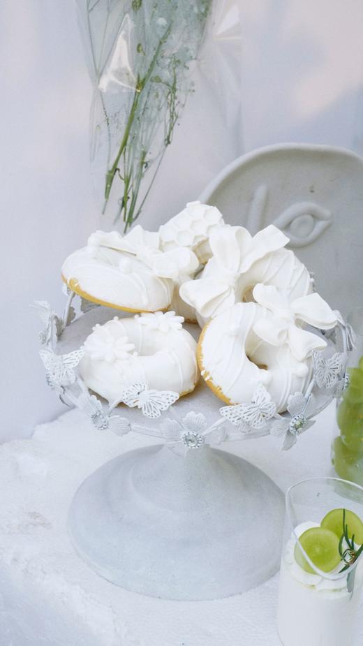 白绿色户外婚礼甜品台 商品图1