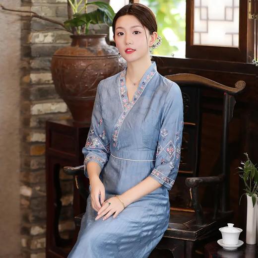 YFN21131 民族风禅意茶服长裙2021早秋中式复古风刺绣修身裙汉服V领连衣裙 商品图0