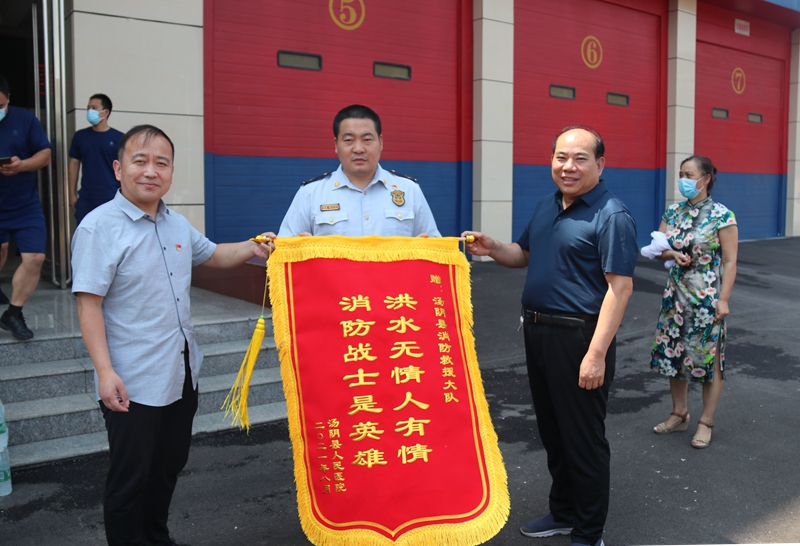 共话军民鱼水情谊,8月1日上午,汤阴县人民医院院长吴天庆,党总支书记