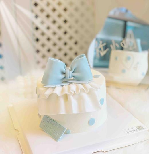 网红精致的蝴蝶结蛋糕，全部翻糖巧克力制作，蛋糕装饰全部可食用，需提前48小时以上预订 商品图1