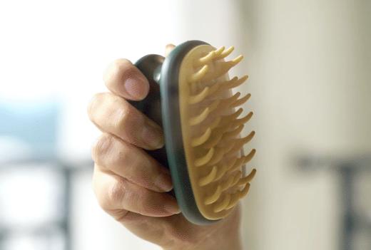 【买一送一！边洗头边按摩】全新按摩洗头刷，干湿两用，头皮头发清洁+按摩，给头皮做个SPA，洗头不伤手不伤甲，硅胶软齿洗头刷！ 商品图2