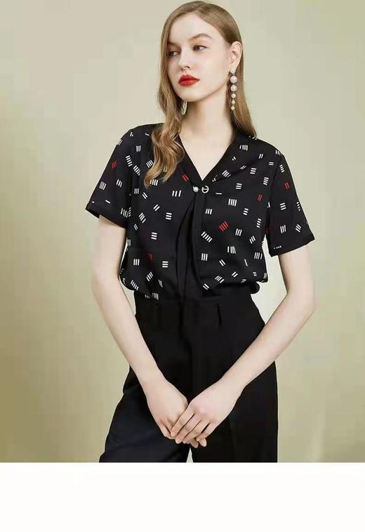 3楼 米皇女式桑蚕丝上衣 商品图1