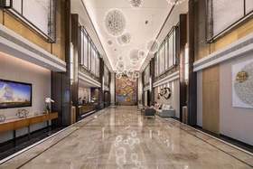 ★老友聚★￥449起/人，周末不加价！住雅高旗下【上海临港美爵酒店】享高级房+早餐+午餐/晚餐可选！6人起订，聚会优选~有效期至2025年12月31日