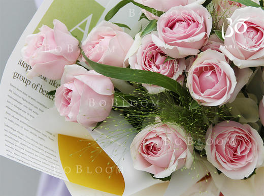 花草间的一抹胭脂 19枝淡粉雪山玫瑰花束 商品图1