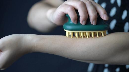 【买一送一！边洗头边按摩】全新按摩洗头刷，干湿两用，头皮头发清洁+按摩，给头皮做个SPA，洗头不伤手不伤甲，硅胶软齿洗头刷！ 商品图11