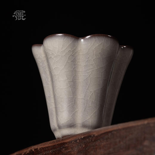 问鼎哥窑致巧款韶颜杯 商品图1