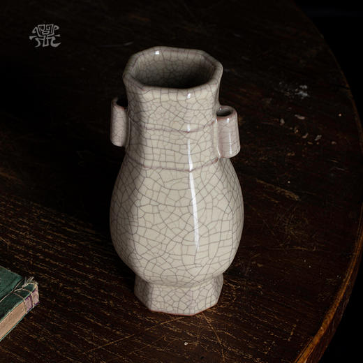 问鼎哥窑传世款八方贯耳瓶（缺货） 商品图0