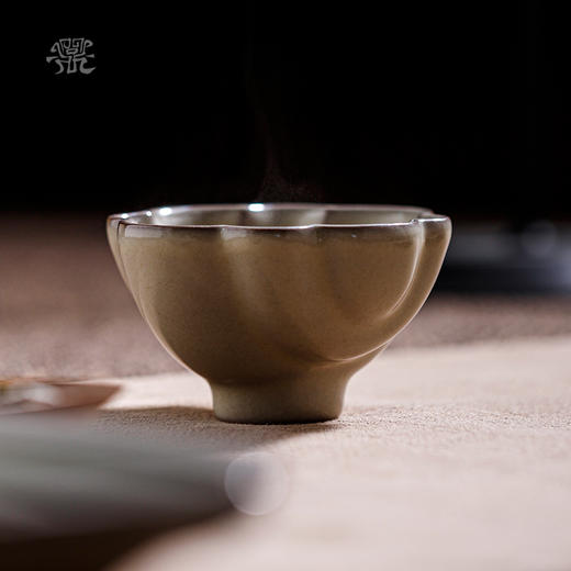 问鼎哥窑传世款蔷薇杯 商品图0