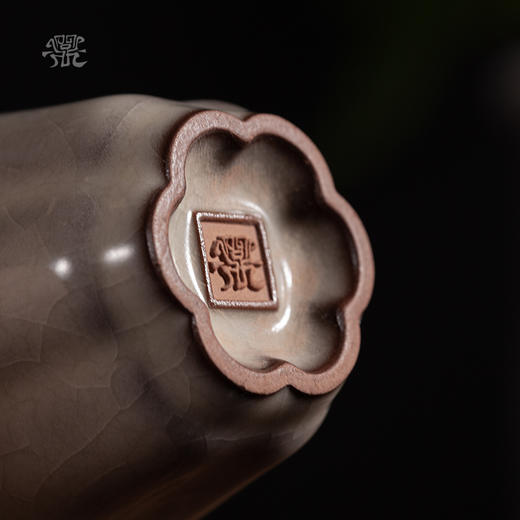 问鼎哥窑致巧款韶颜杯 商品图3