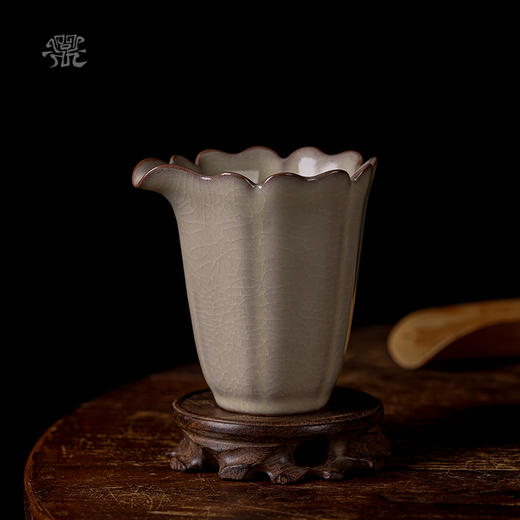 问鼎哥窑传世款馨香公杯 商品图0