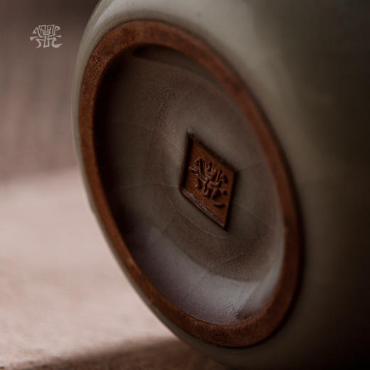 问鼎哥窑传世款屹然公杯（缺货） 商品图3