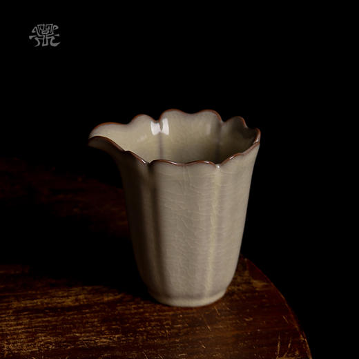 问鼎哥窑传世款馨香公杯 商品图1