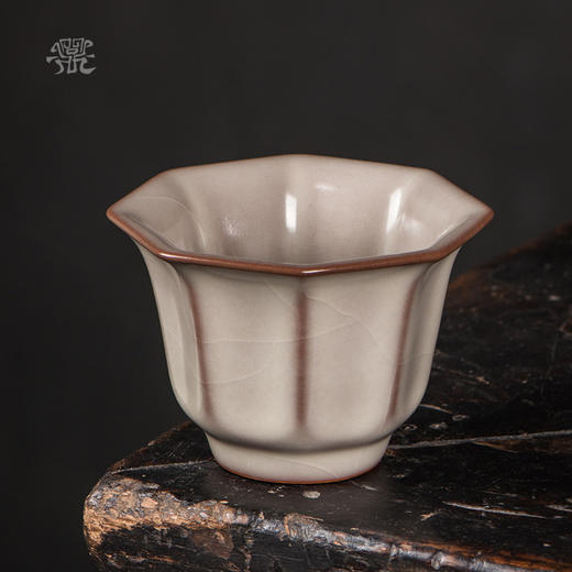 问鼎哥窑致巧款潭影杯（缺货） 商品图1