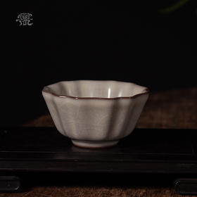 问鼎哥窑致巧款祥瑞杯