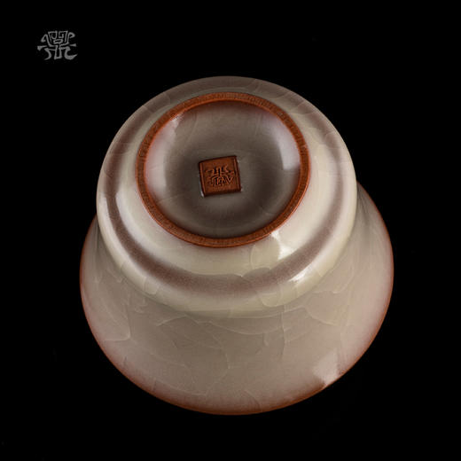 问鼎哥窑致巧款掬泉杯 商品图3