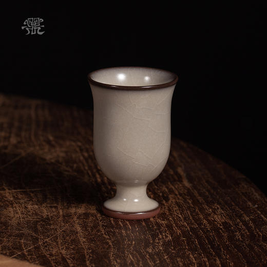 问鼎哥窑致巧款精工鸿露杯 商品图0