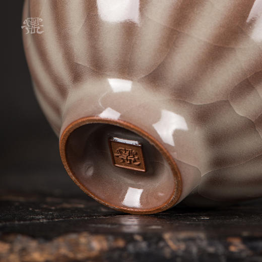 问鼎哥窑致巧款青莲杯 商品图3